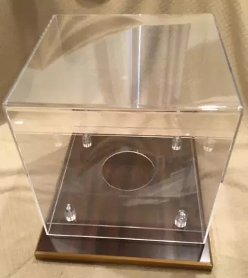 $49.95 • Buy Basketball/soccer Ball Acrylic Display Case - Used - Excellent Condition