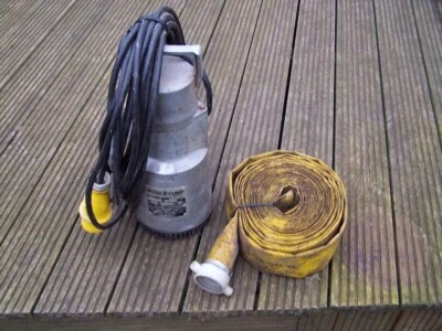 £100 • Buy Weda L164  2  Submersible 110v Pump 1400w C/w Delivery Hose. Pipe Man Hole Drain