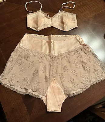 1930s Bralette Sz 34 W/ Tap Pants (28” Waist). Peach Silk W Lace. Never Worn! • $145