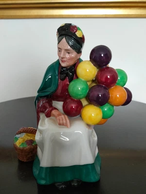 £20 • Buy Royal Doulton The Old Balloon Seller HN 1315