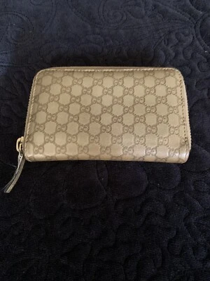 $199 • Buy Gucci Gg Card Holder/coin Purse Zip Around