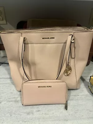 Michael Kors Ciara Zip Tote Bag Pink / And Matching Wallet • $69.99