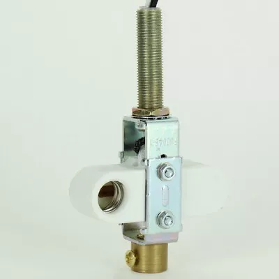 $14.75 • Buy 2 Light E-12 Offset Porcelain Socket Cluster 1/8ips Threaded Nipple NEW CLP102G