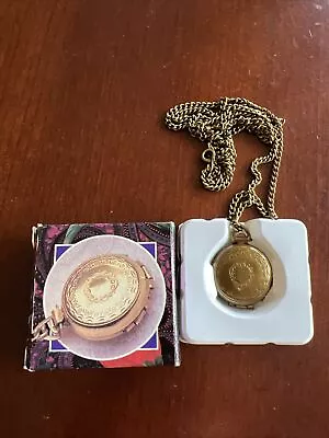 Vintage Gold Tone  4-picture Pop Out Locket Necklace !!!!!!!! • $29.99