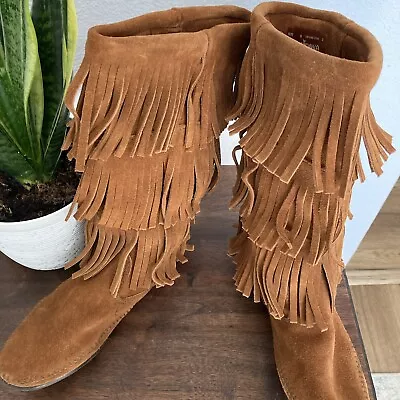 Minnetonka Boots Women’s 8 Triple Layer Fringe Style Moccasin Boots  1632 • $35