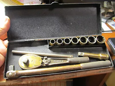 Vintage/Antique 11 Piece Husky 12 Point Ratchet / SAE Socket Set In Metal Case • $55