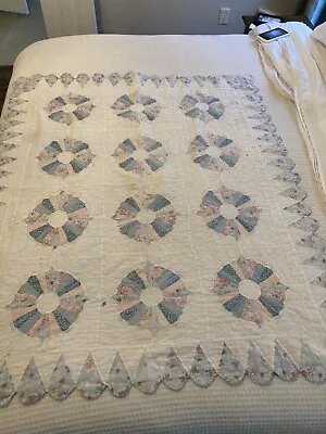 Vintage Dresden Plate Quilt Top 46 X 55” Scalloped Edges Throw Quilt • $90