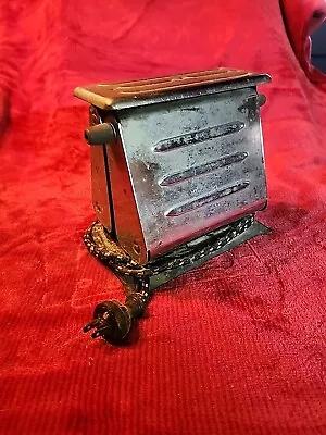 Vintage Electric Toaster • $15