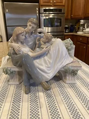 Lladro 8056 A Priceless Moment - Perfect Condition • $575