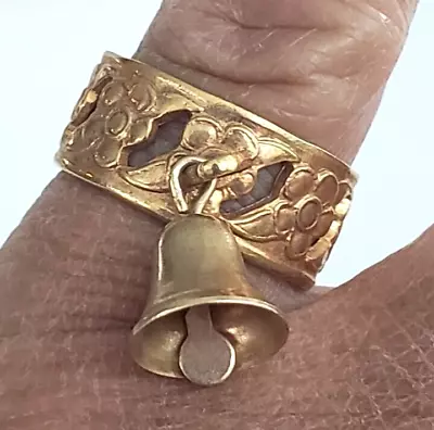 Vintage Cut Out Floral Dangle Bell Gold Tone Brass Band Ring Size 6 • $13.55