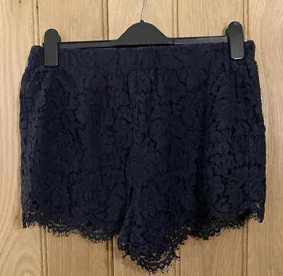 £3 • Buy Zara Ladies Navy Lace Shorts Size M