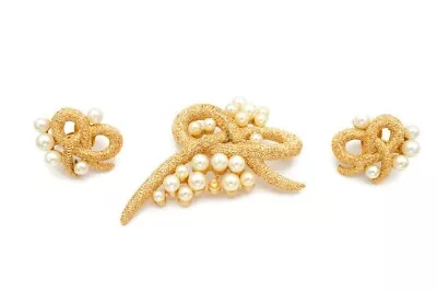 Vintage Trifari Brooch Clip On Earrings Set Gold Tone Faux Pearl Textured Knot • $161.99