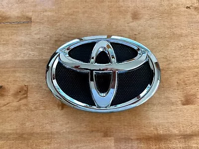 $16.99 • Buy Fits TOYOTA CAMRY 2010 2011 FRONT BUMPER GRILL GRILLE EMBLEM BADGE