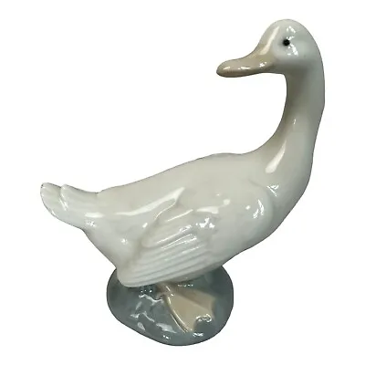 Nao Goose Looking Back Ornament Figurine Handmade In Spain By Lladro • £8.99