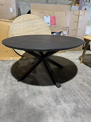 Oak Veneer Dining Table. Black 6 Seater Round Dining Table • £500