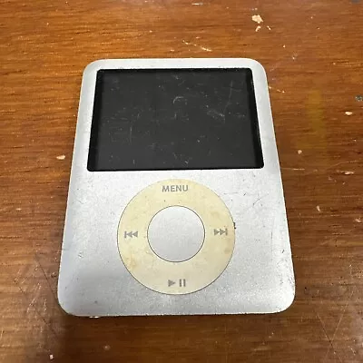 Apple IPod Nano 4gb • $0.99