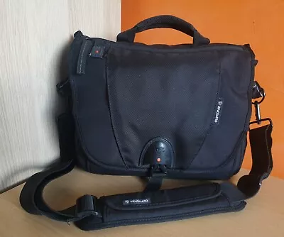 Vanguard Up-Rise 28 Messenger Camera Bag With Laptop Pocket And Rain Cover • £49