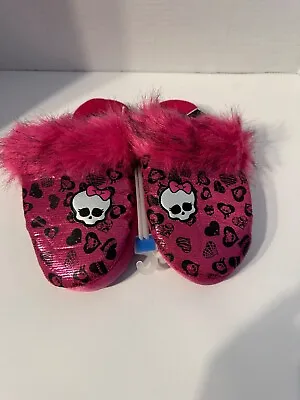 Girls Monster High Scuff Slippers Pink Size 4-5  • $16