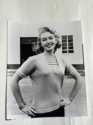 Film Star Photo 10x8 Janette Scott • £2