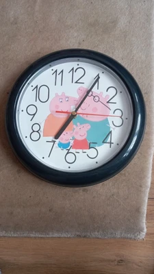 £7.50 • Buy Peppa Pig And Family Wall Clock