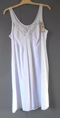 Bnwt ** Marks & Spencer ** Lace Full Slip White Size 18 £16.00 • £6.30