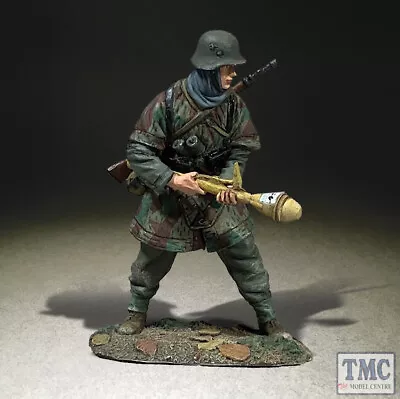 B25110 W.Britain German Grenadier Armed With Panzerfaust Wearing Zeltbahn1944-45 • £32.99