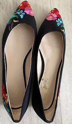 Nine West Obedience Embroidered Flats 9.5 • $22