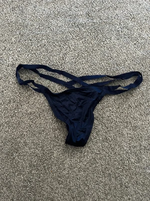 $6.26 • Buy Victoria Secret V String Navy - Small - Brand New 