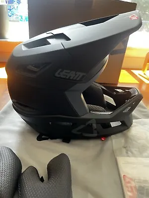 Leatt MTB 4.0 Full Face Helmet - Medium - Black - 2021 • $110