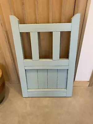 COUNTRY GARDEN REGENCY GATE FINISHED IN F&B - EX - Display. • £75