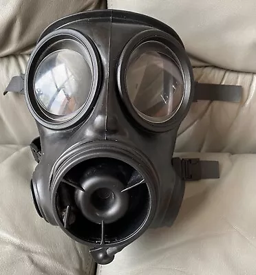 Avon S10 Gas Mask • £90