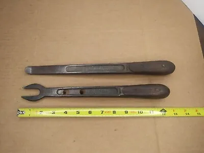 IV768 (2) H D Smith Perfect Handle Tools 1 13” Pry Bar Tire 1 Valve Lifter USA  • $59