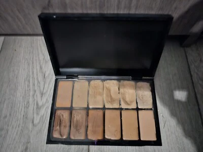 £35 • Buy Mac Pro Full Coverage Cream Foundation Palette