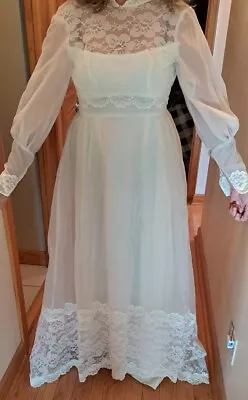 Vintage White Wedding Dress Made In USA Used • $28.99