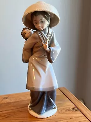 Lladro  My Precious Bundle  Asian Woman W/Child Porcelain Figurine #5123 • $54
