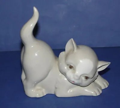 VALENCIA Porcelain * Beautiful Cat / Kitten Figurine * 4.25  (11cm) Long * Spain • £7.99