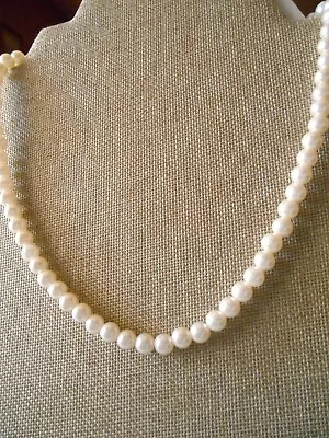 Vintage Single Strand Silvertone Faux Pearl Necklace  N08 • $6.99