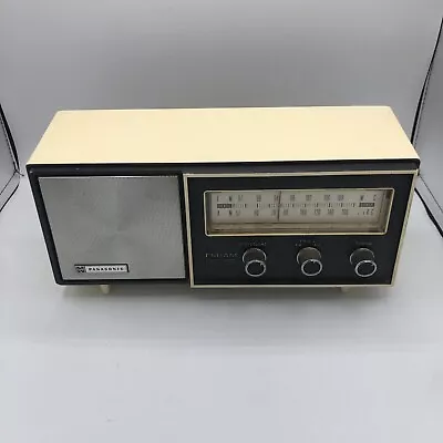 Vintage Panasonic FM-AM Solid State Transistor Table Radio Model RE-6137 Tested • $34.99