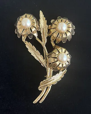 M. Jent Flower Brooch Vintage Large Gold Tone Flowers With Faux Pearl Signed Pin • $14.99