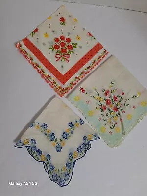 Vintage Scalloped Ladies Linen Handkerchiefs Floral Lot Of 3 Art Deco 1950's • $8