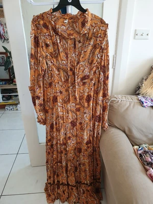 $250 • Buy Spell And The Gypsy Ettiene Gown XL 