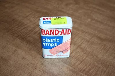 Vintage Band-Aid Plastic Strips Empty Metal Tin Johnson & Johnson 30ct See Pix!! • $11.99