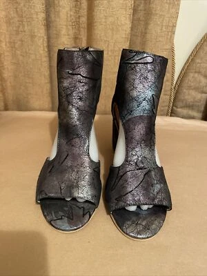 Women's Soft Leather Shoes By Django & JulietteSize 39/8.5 As New • $26
