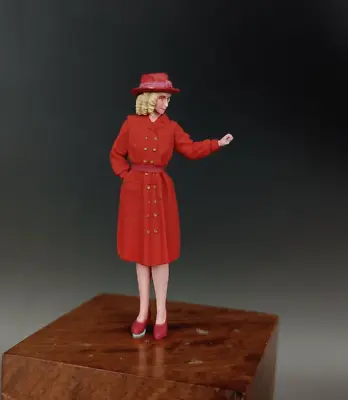 1/35 Built And Painted WWII Female Woman Civilian Citizen In Red Dress Figure • $35.99