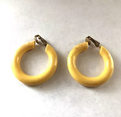 Vintage Ivory Cream Yellow Celluloid Plastic Lucite Clip Hoop Earrings • $13.99