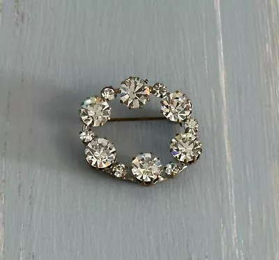 Beautiful Vintage Brooch W Super Sparkly Rhinestones • $18