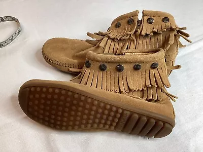 Minnetonka Tan Moccasin Ankle Boot 9 Fringe Back Zip Boho • $21