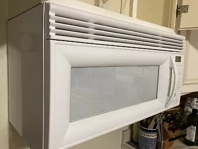 Roper/Whirlpool Over-The-Range White Microwave • $85