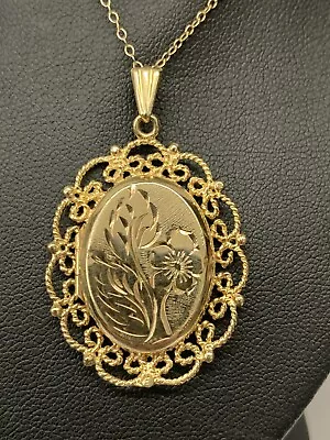 £295 • Buy 9ct Yellow Gold Fancy Oval Locket And 18” Trace Link Chain