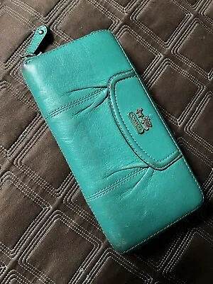 Vintage COACH Classic Green Leather Wallet Zip Around Organizer 8” X 4” • $14.99